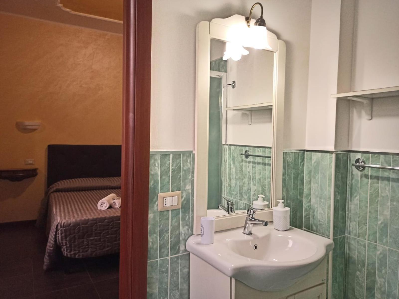 Bed and Breakfast Domina Popolo Рим Екстер'єр фото
