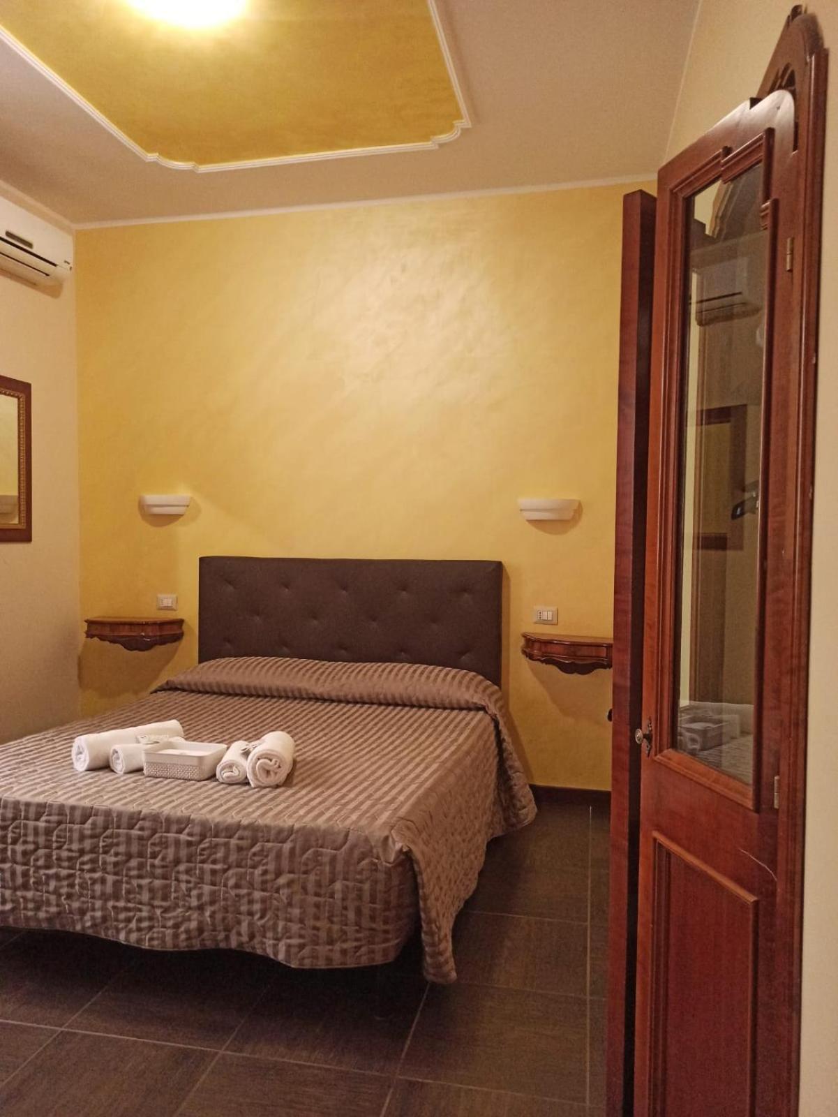 Bed and Breakfast Domina Popolo Рим Екстер'єр фото