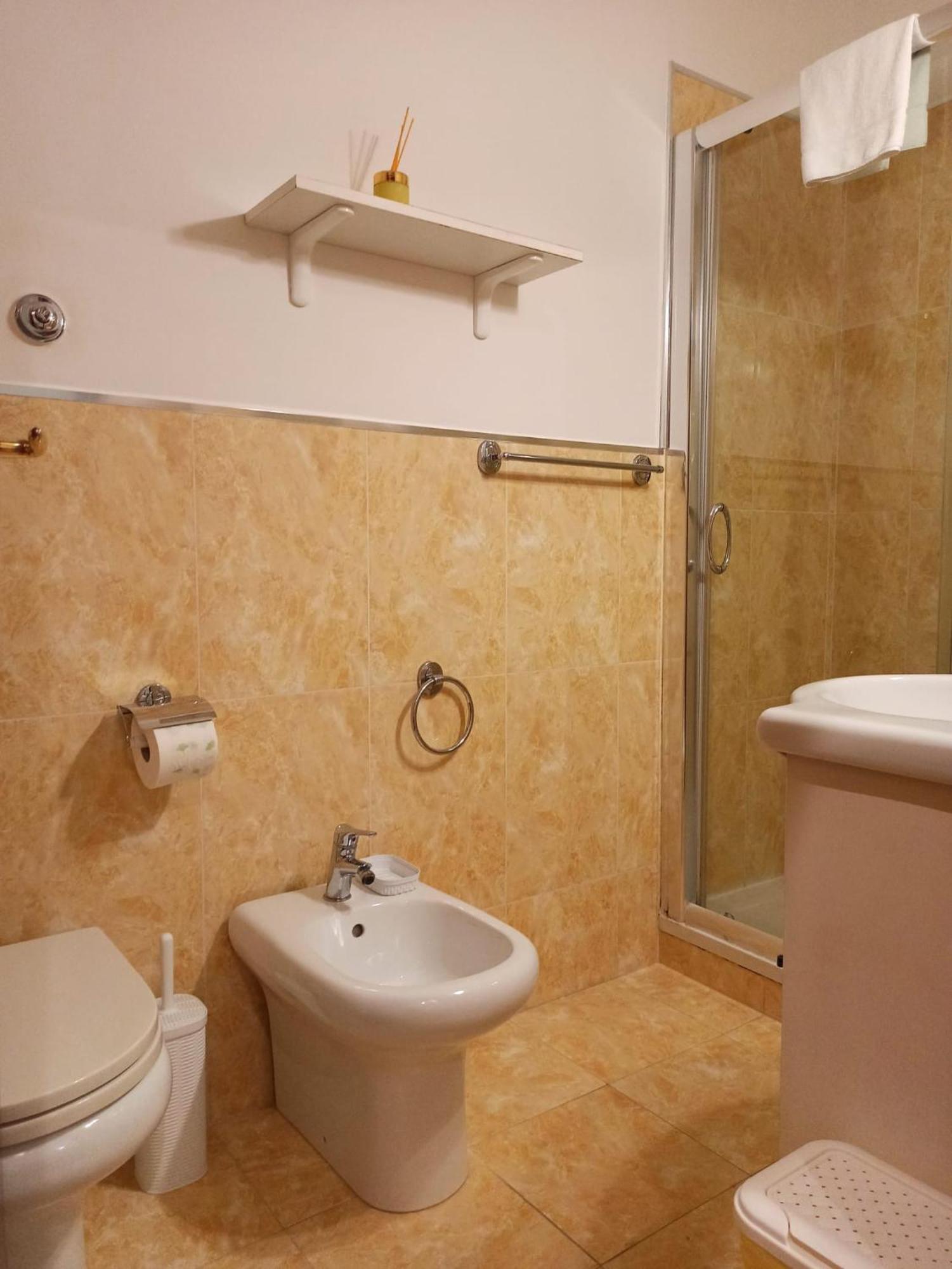 Bed and Breakfast Domina Popolo Рим Екстер'єр фото