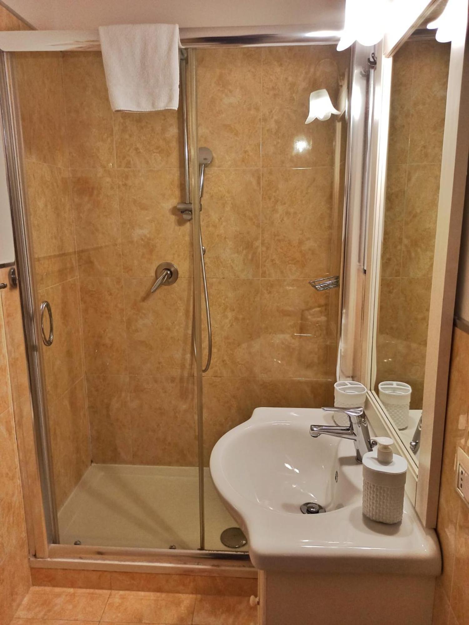 Bed and Breakfast Domina Popolo Рим Екстер'єр фото