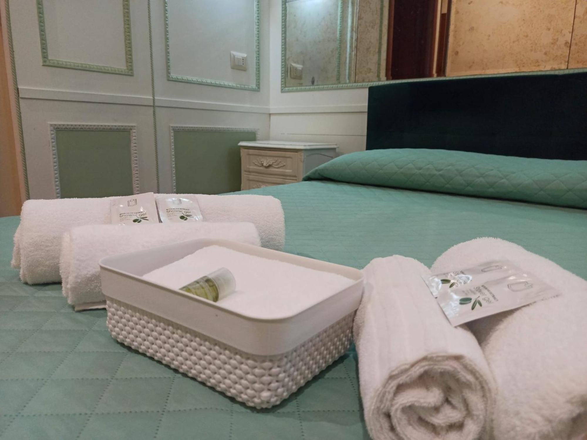 Bed and Breakfast Domina Popolo Рим Екстер'єр фото